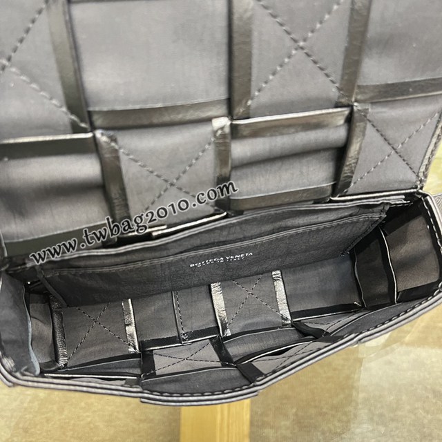 Bottega veneta高端女包 KF0023 寶緹嘉爆款黑色CASSETTE腰包 BV經典款四格腰包/胸包/斜挎包/單肩包  gxz1391